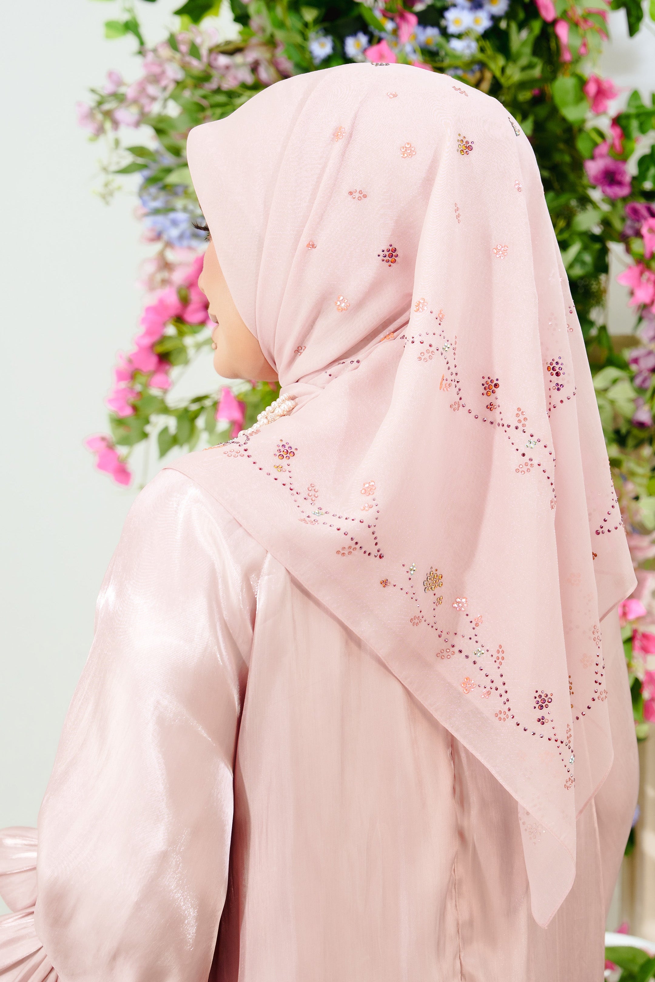 BAWAL HIKAYAT MEKAR