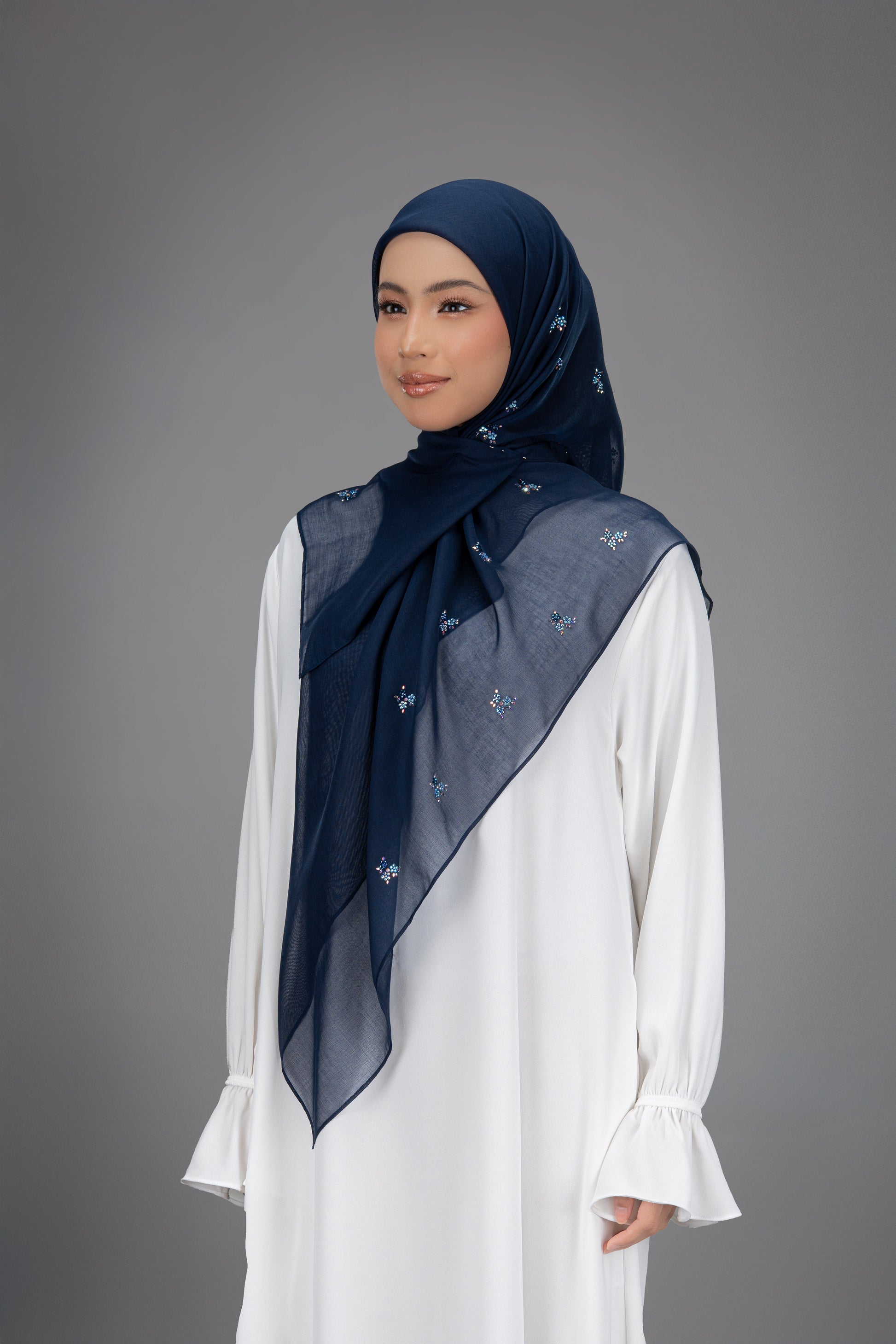 BAWAL BUNGA CINTA NOVEMBER