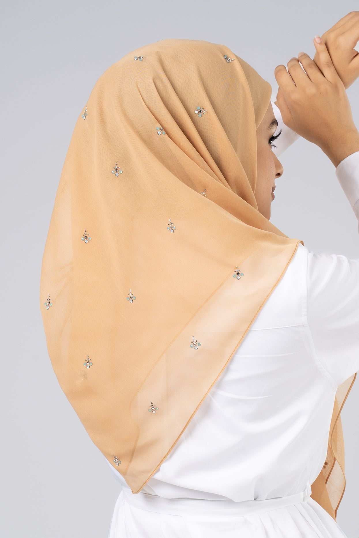 BAWAL SENTUHAN AUGUST